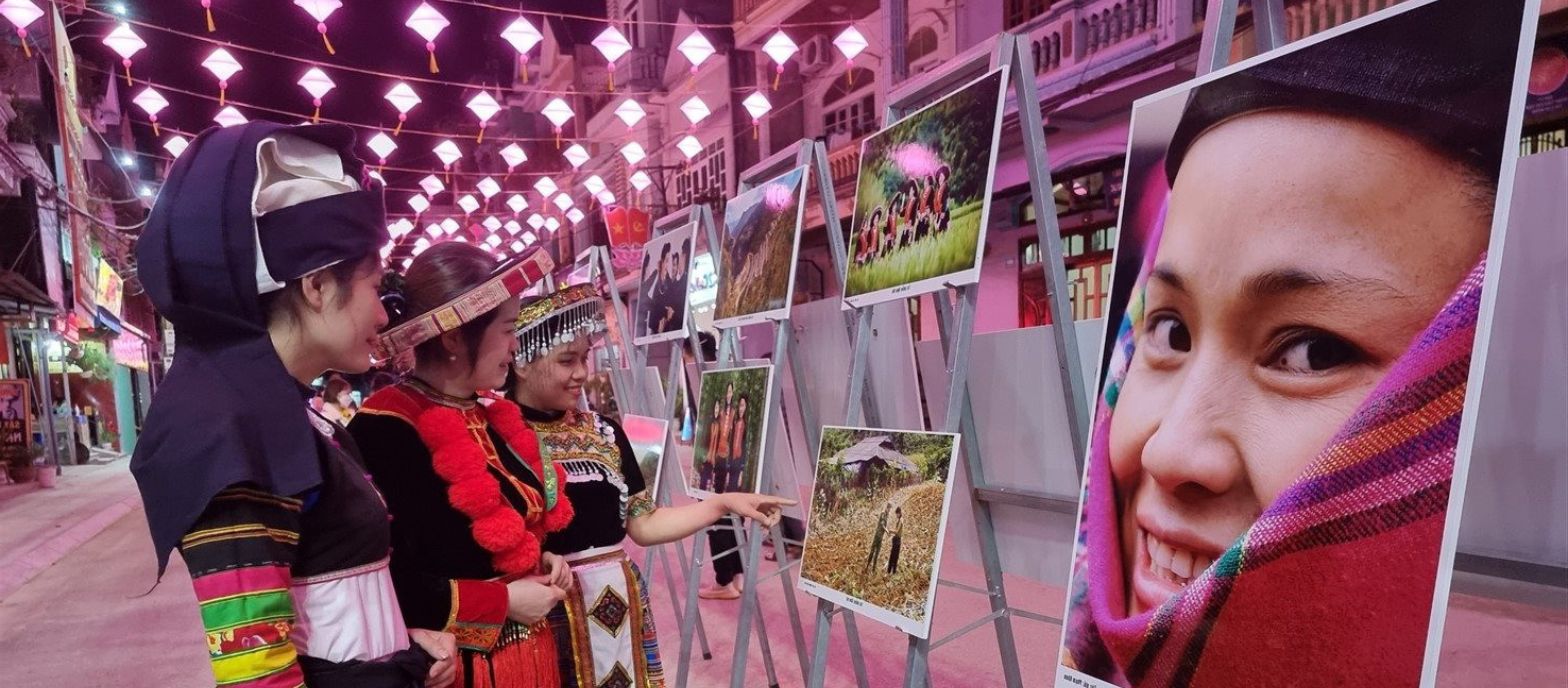 Bao Lac Night Market