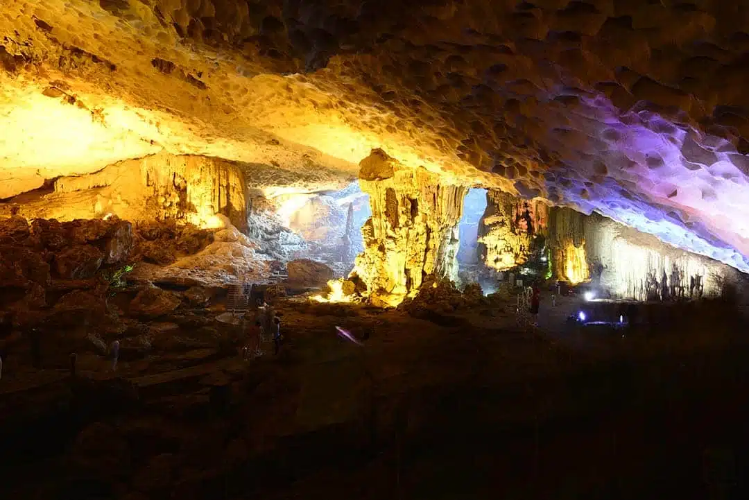 The beauty of Sung Sot Cave