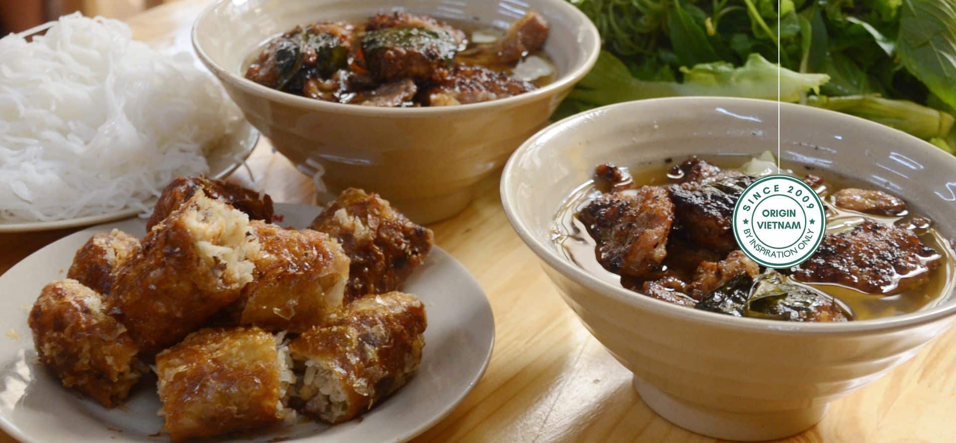 Hanoi food tours exploring local street food, markets and traditional Vietnamese dishes