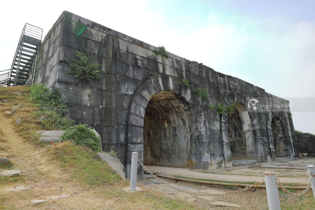 IMG Ho Dynasty Citadel 1
