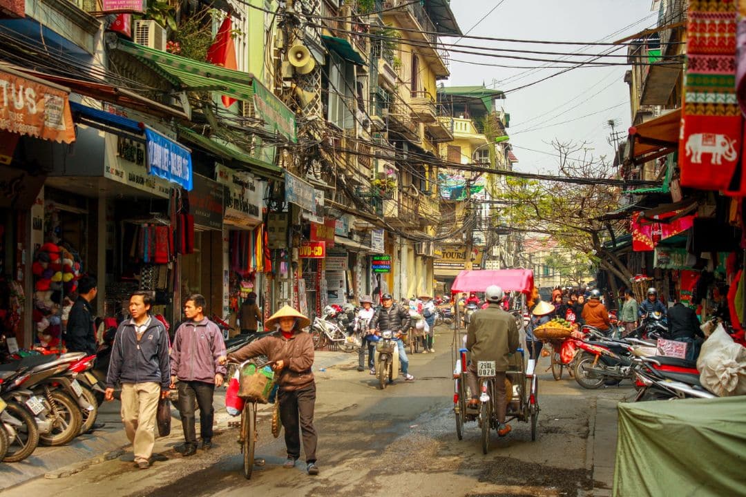 vietnam 2 week itinerary hanoi old quarter street life
