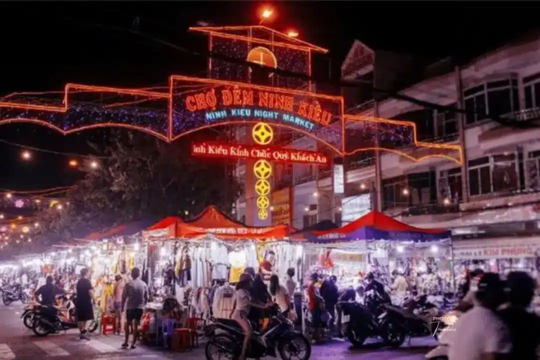 IMG Can Tho Night Market 1.jpg