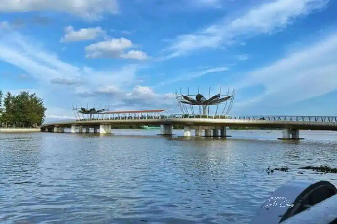 IMG Love Bridge Can Tho 2.jpg