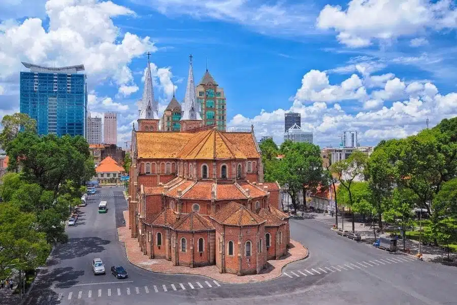 Notre Dame Cathedral of Sai Gon3.jpg