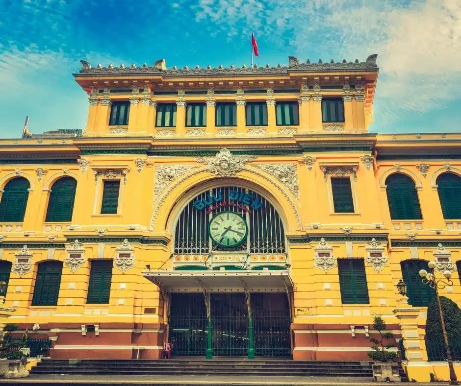 Saigon Central Post Office2.jpg